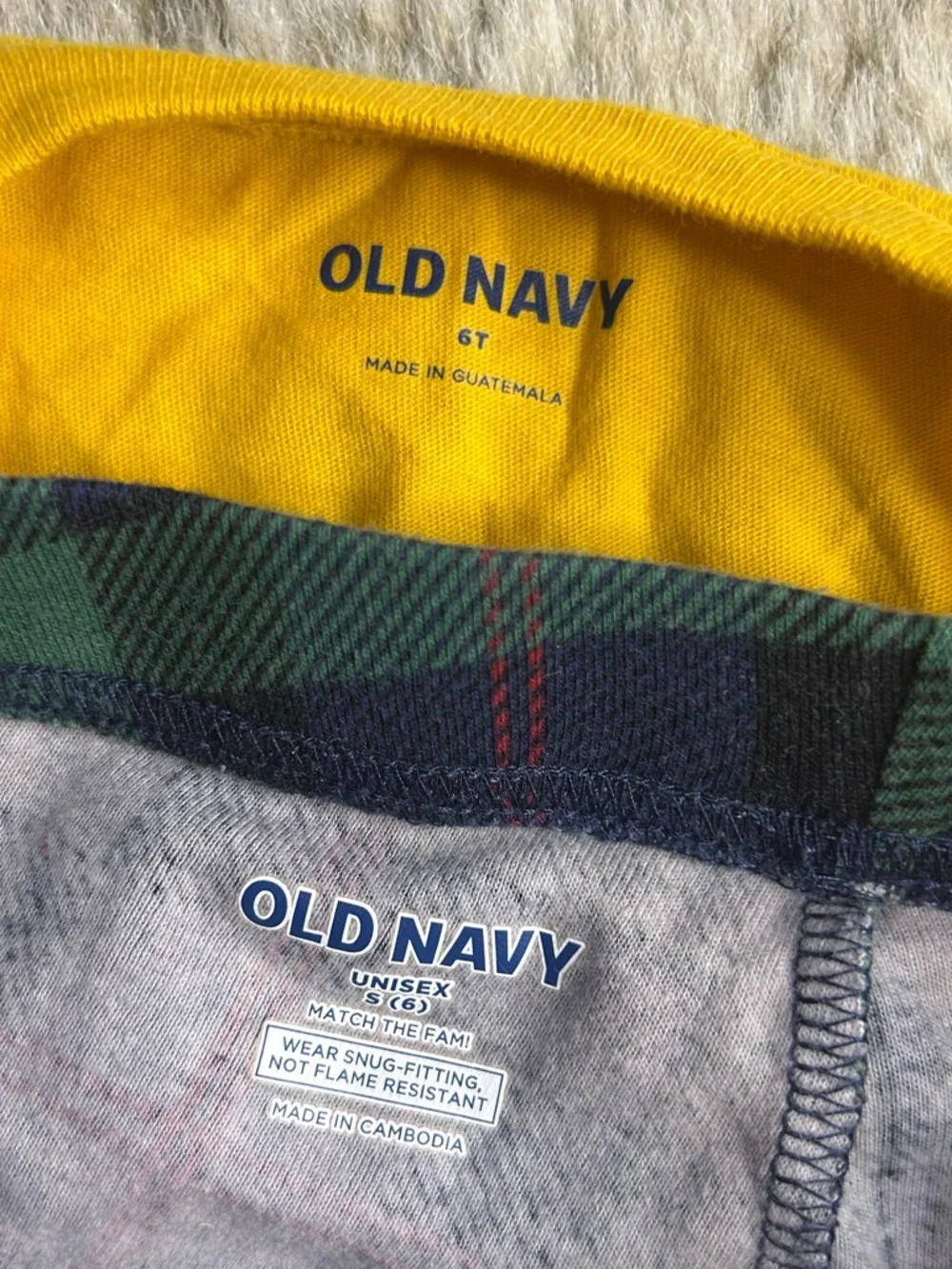 5 for $25🔥Old Navy Christmas Pajama‎ Set Size 6T